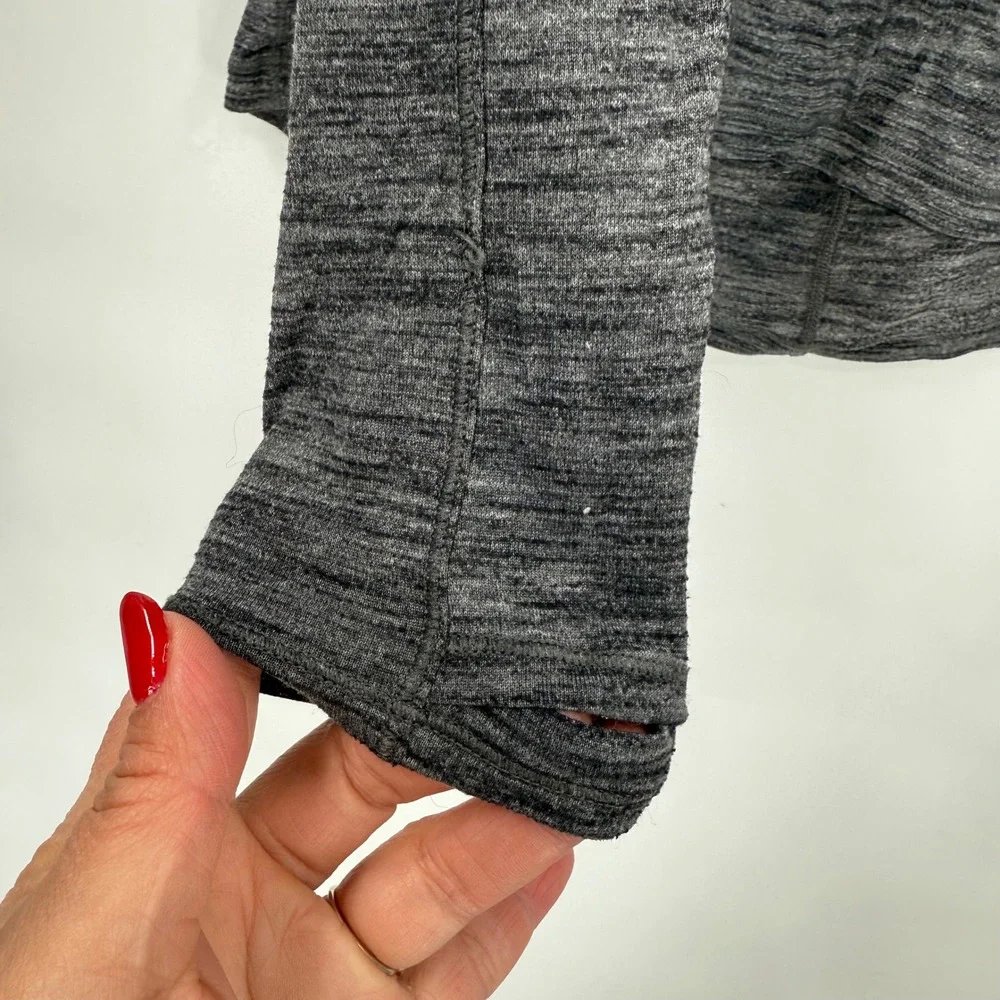 Lululemon Heathered Grey Long Sleeve V Neck Athletic Top Women Size‎ 8